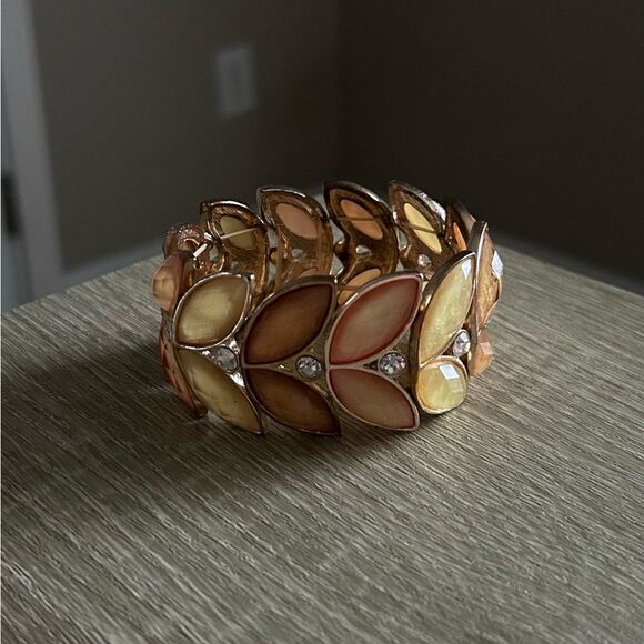 NWOT … Elegant “Multicolor” Leaf Bracelet - Picture 1 of 2